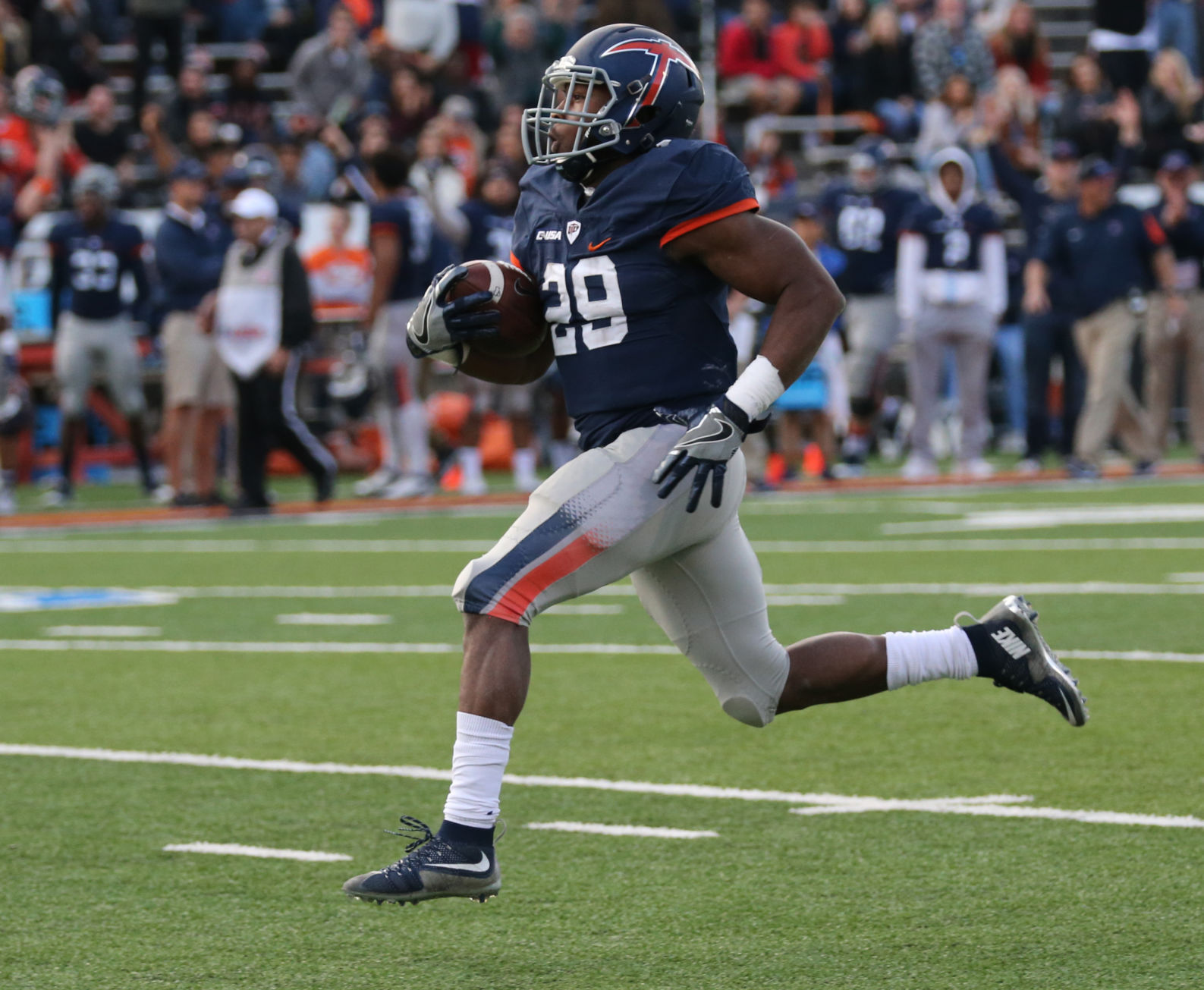 aaron jones utep jersey