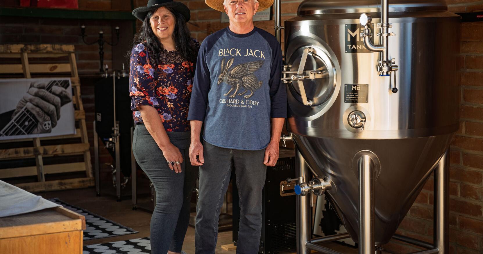 В Нью-Мексико открыли винный завод Black Jack Cidery, производящий элитный сидр из яблок семейного сада