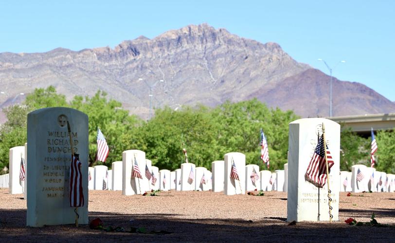 Memorial Day ceremony honors fallen soldiers at Fort Bliss | Local ...