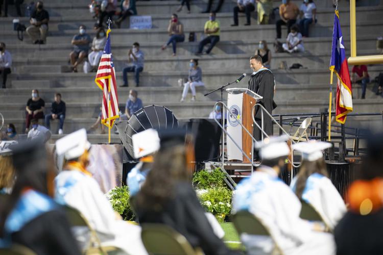 Photos El Paso High School Commencement Ceremony Lifestyle