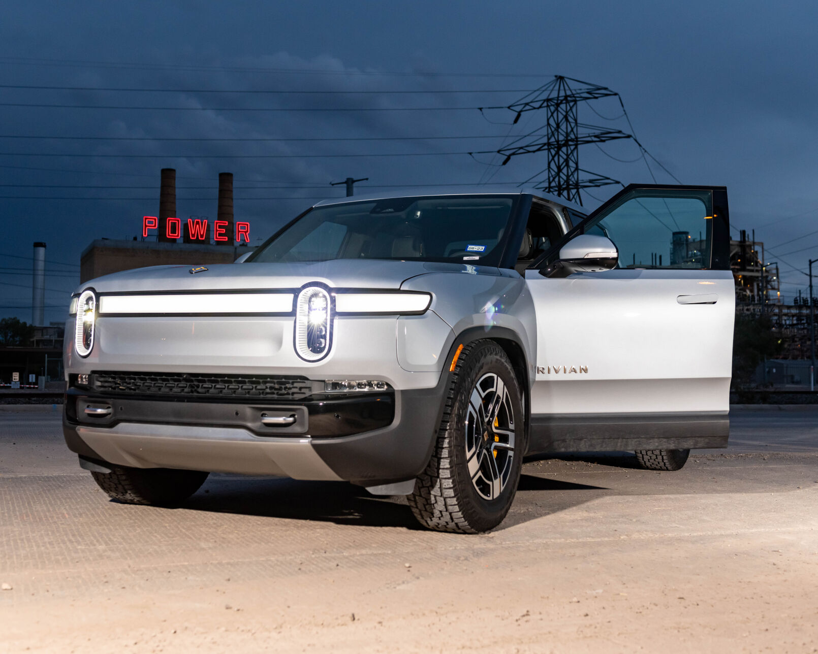 It’s electric! El Paso adventure lover slides into new Rivian R1T