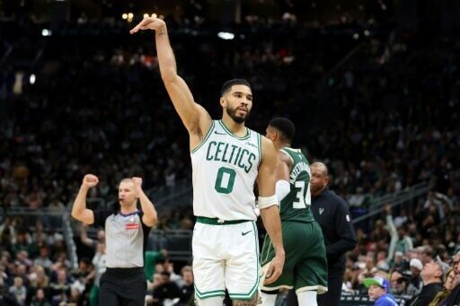 Hot Hawks Pip LeBron's Lakers, Celtics Beat Bucks | National ...