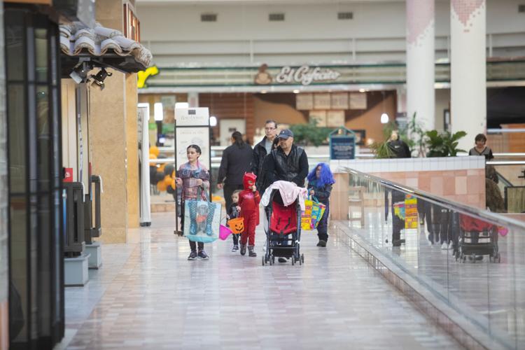 Washington Square Mall - Macy's Pad