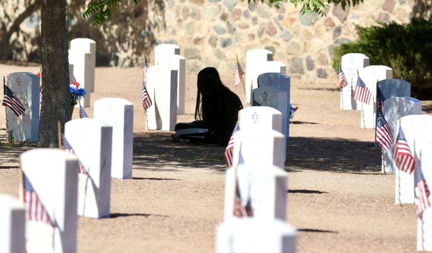 Photos: Fort Bliss honors fallen heroes with Memorial Day wreath-laying ...