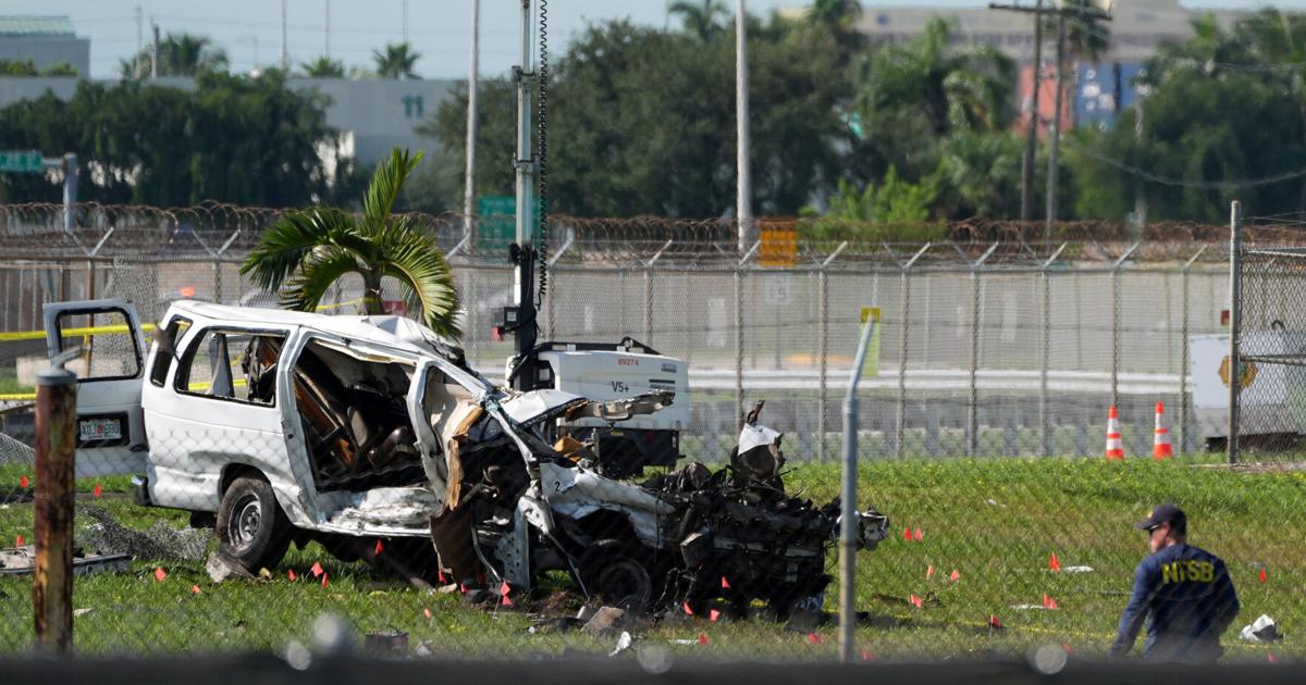 Los 5 muertos en choque de avión de carga en Miami iban en una furgoneta de limpieza: autoridades
