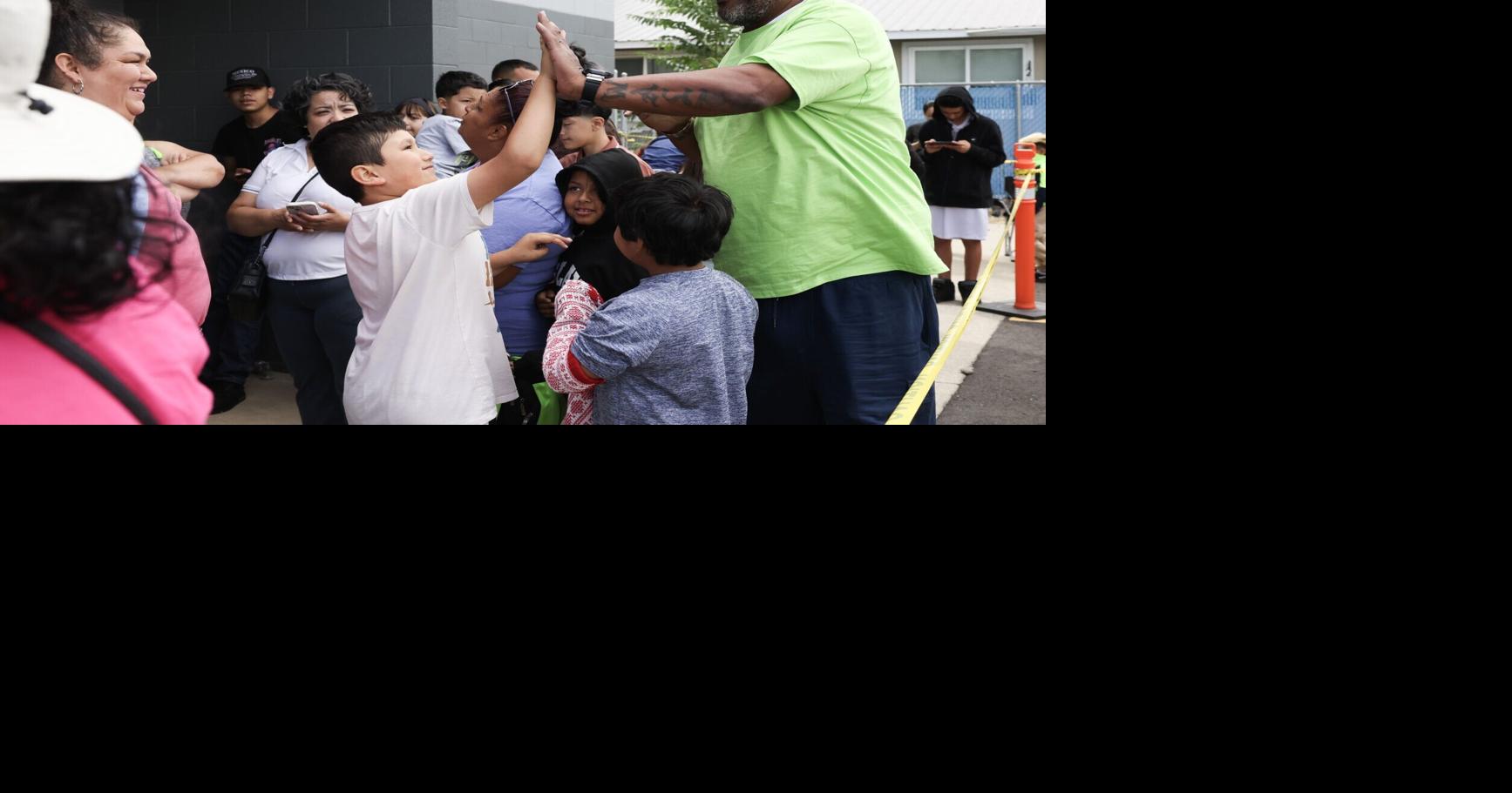 NFL Hall of Famer Walter Jones Joins Back-to-School Event in Yakima