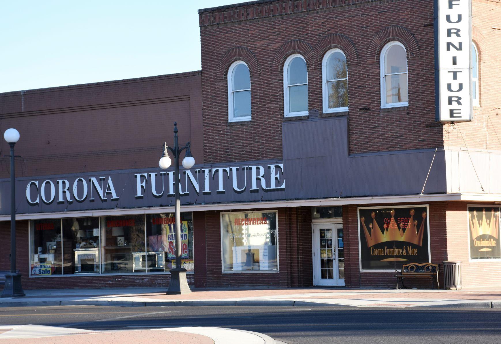 Mueblería en Sunnyside, con amplio inventario disponible | El Sol