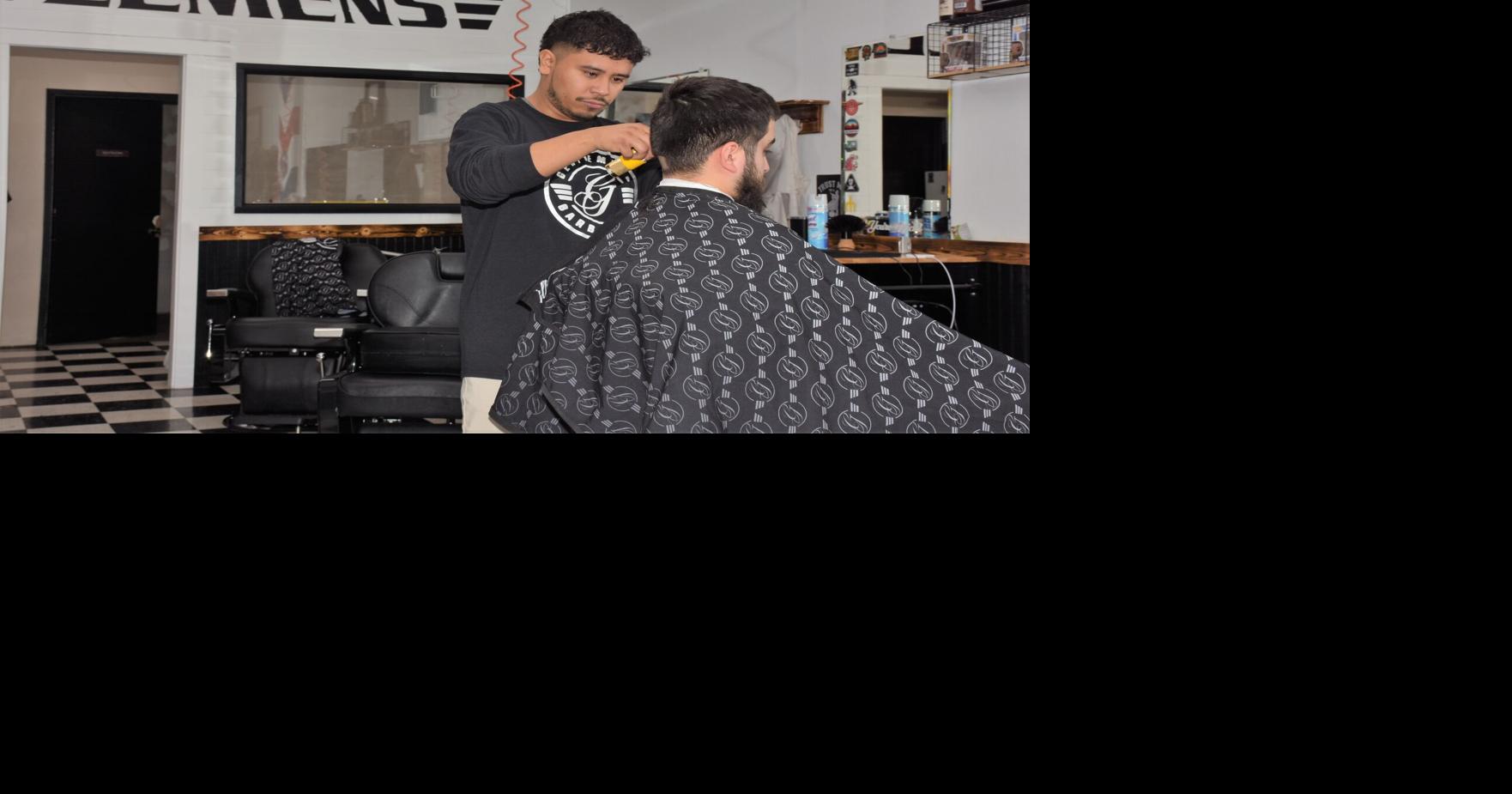 Gentlemen's Barber Shop, barbería con estilo en el centro de Yakima