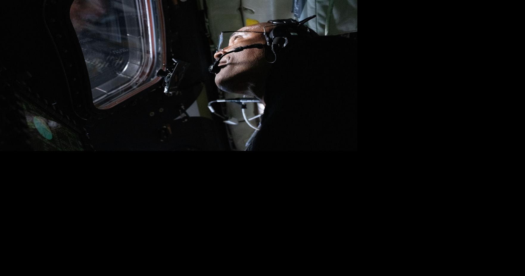 Los astronautas de la misión Artemis II se acercan a su amerizaje tras su viaje a la Luna.