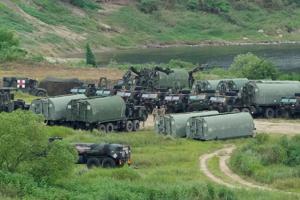 Imagen del artículo de El Vocero: Corea del Sur espera un diálogo entre EEUU y Norcorea tras recorte de maniobras militares de Trump
