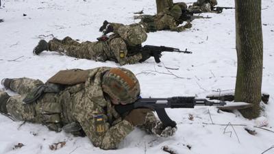 Tres países enviarán a Ucrania armas fabricadas en Estados Unidos ante tensión con Rusia