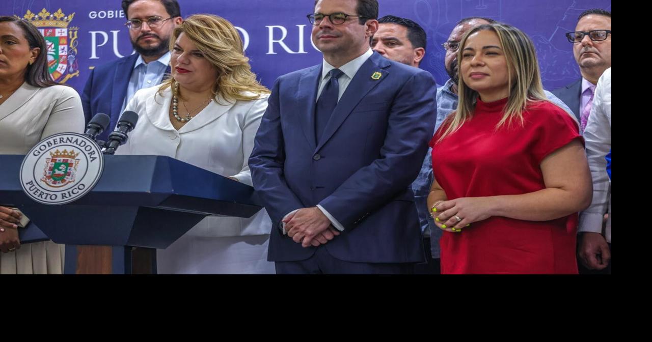 Salen Francisco Domenech e Itza García de la Secretaría de la Gobernación en medio de investigación