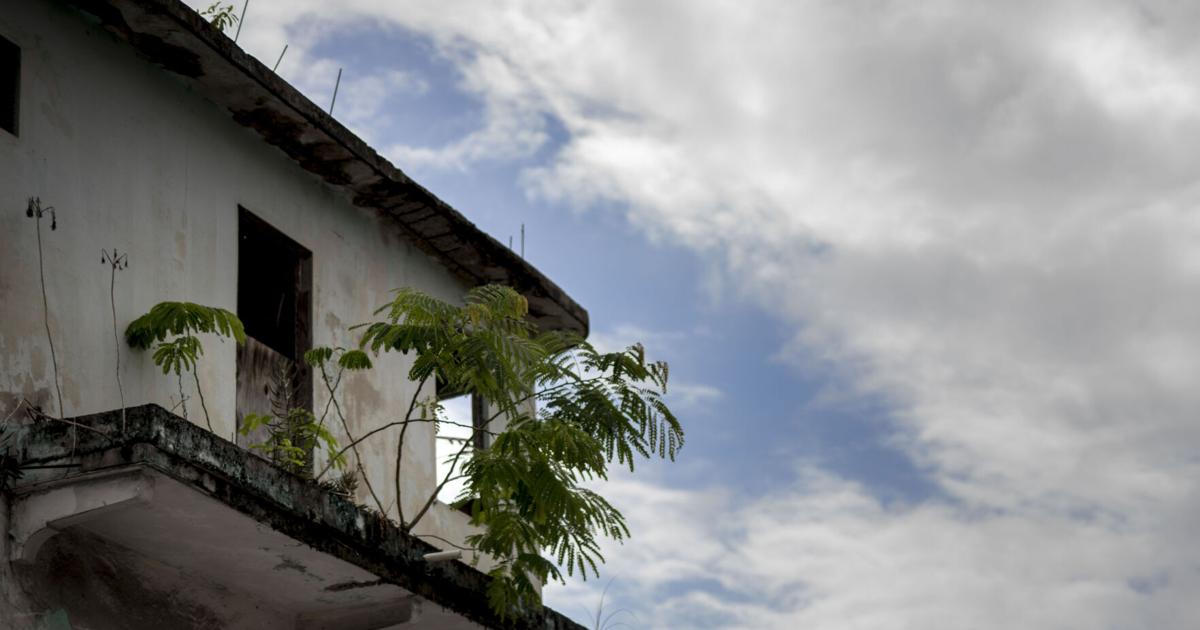 Ley federal permitiría convertir edificios vacíos en viviendas asequibles en Puerto Rico