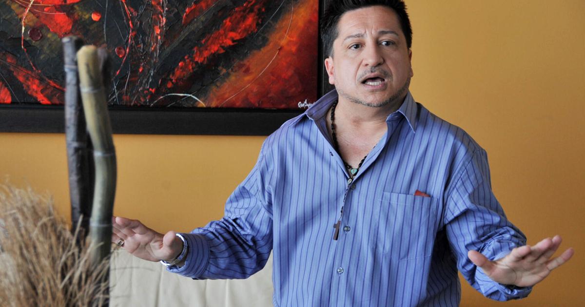 Entre recuerdos e inteligencia artificial, así revivirán a Luis Raúl en el teatro