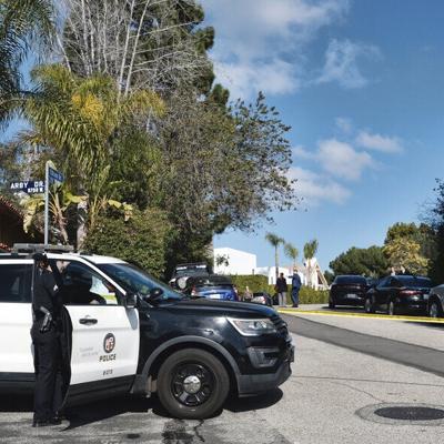 Mueren tres personas en tiroteo en BnB de Los Ángeles