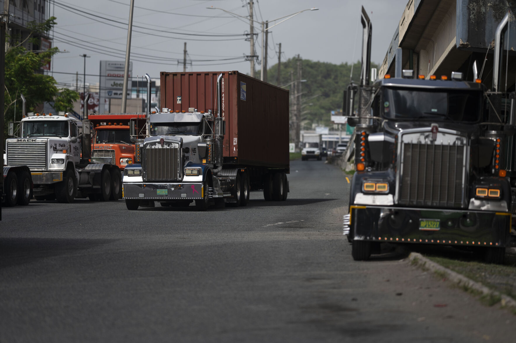 Camioneros se "reservan el derecho" de parar si la Junta objeta el reglamento - Vimarsana News