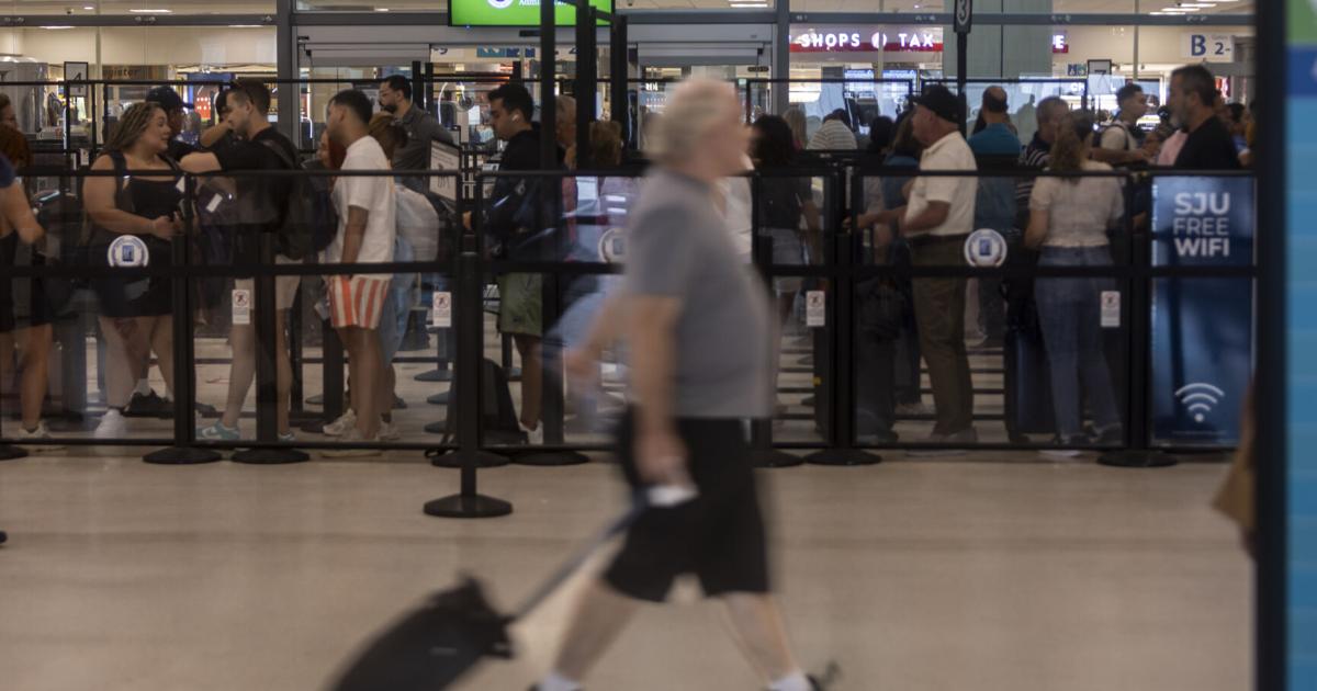 Reportan cancelaciones y retrasos de vuelos en el aeropuerto Luis Muñoz Marín