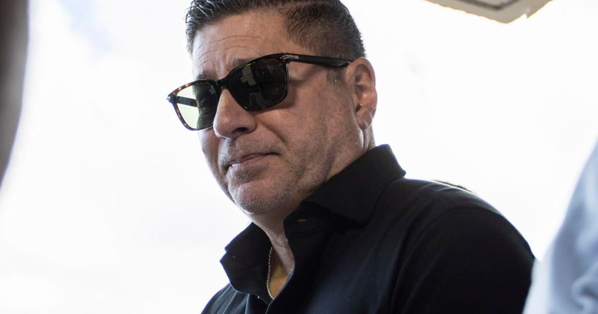 "Es un guerrero y un luchador": el emotivo mensaje de Raymond Arrieta tras hospitalización de su padre