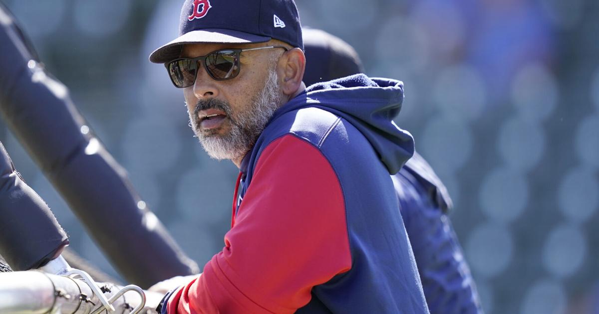 Alex Cora es despedido por los Medias Rojas de Boston