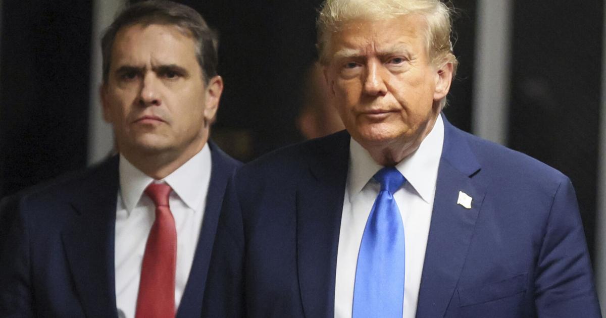 Trump amenaza con retirar nominación de Todd Blanche como secretario de Justicia