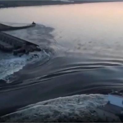 VÍDEO: Ucrania acusa a Rusia de destruir una represa y advierte de desastre ecológico