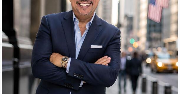 El productor Guillermo Torres regresa a Puerto Rico con libro y misión educativa