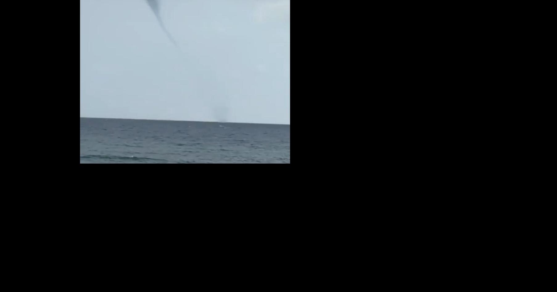 Captan tromba marina frente a la playa Escambrón en San Juan