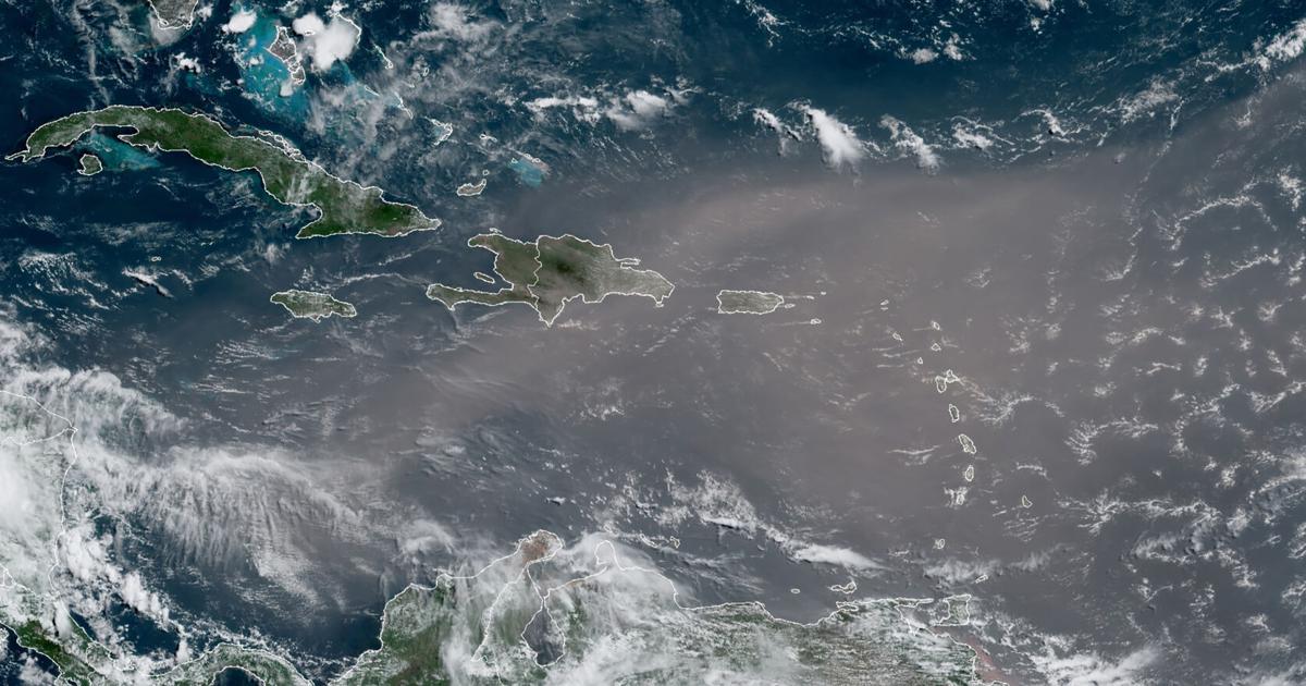 Polvo del Sahara cubre Puerto Rico: calor extremo, bruma y corrientes peligrosas
