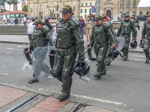 Colombia: 17 muertos y más de 40 heridos tras ataque a helicóptero policial