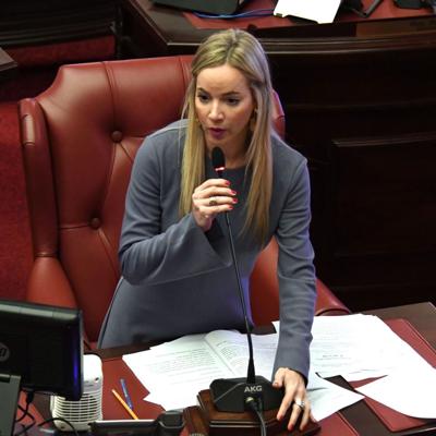Senadora Joan Rodríguez Veve presenta legislación para apoyar a mujeres embarazadas