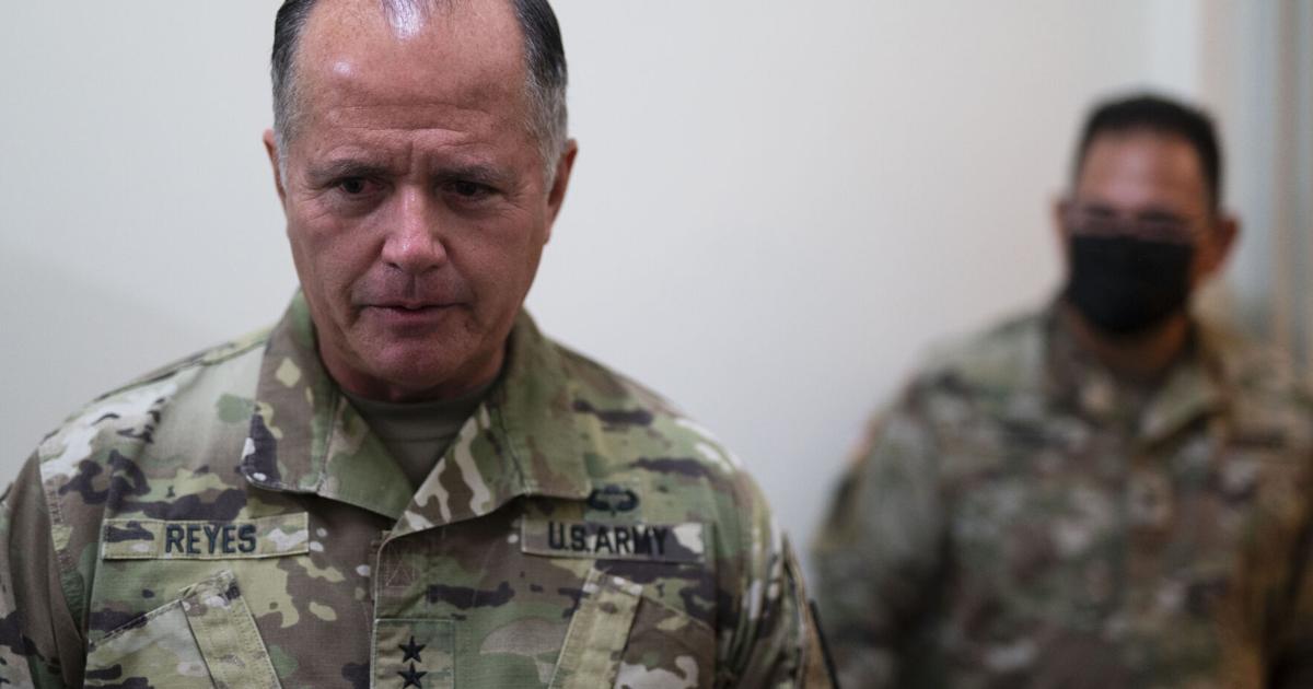 General Emmanuel Rey El general Reyes propone modernizar el Código Militar | Legislatura ...