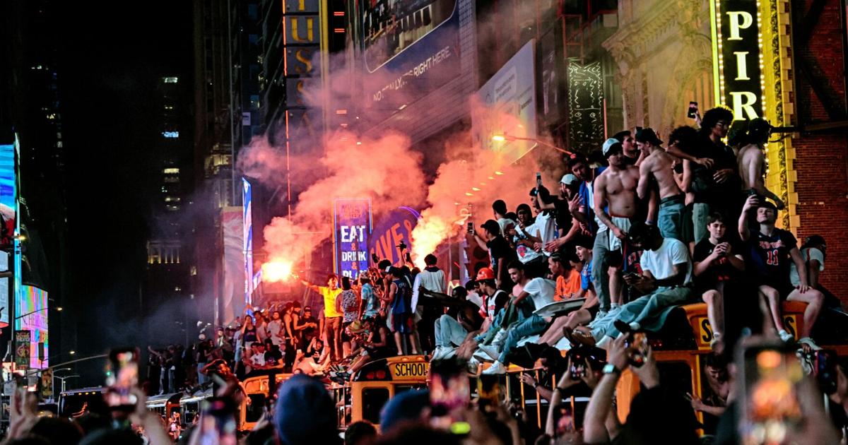 Los Knicks ganan su primer campeonato de la NBA en 53 años y Nueva York sale a celebrar