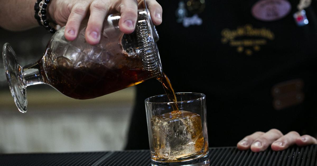 Proponen fondo permanente con impuesto al ron para ciencia, salud y tecnología