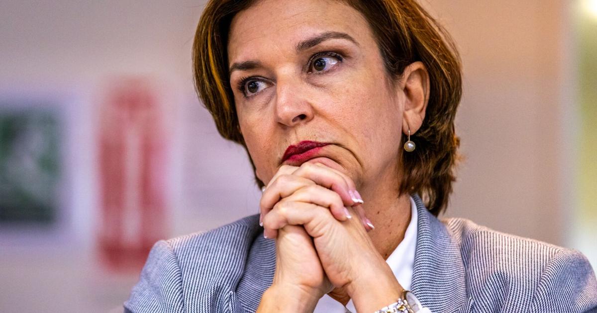 VIDEO: Abuchean a presidenta de la UPR durante evento universitario