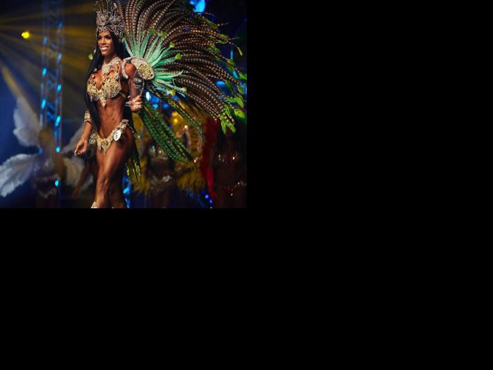 Yarishna Ayala de Exatlón se corona reina del fisiculturismo