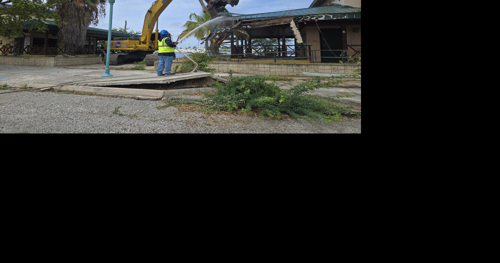 Inicia demolición de La Guancha en Ponce