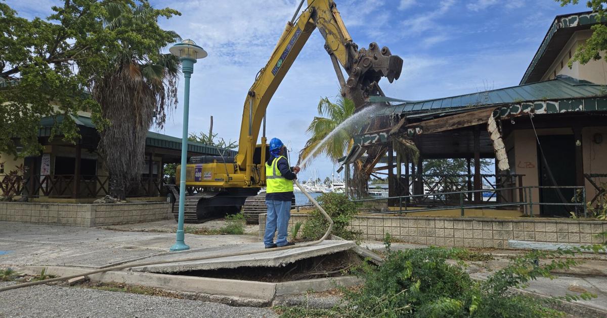 Inicia demolición de La Guancha en Ponce