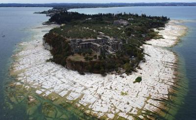 El gobierno de Italia hace malabares para evitar la pérdida de un importante lago