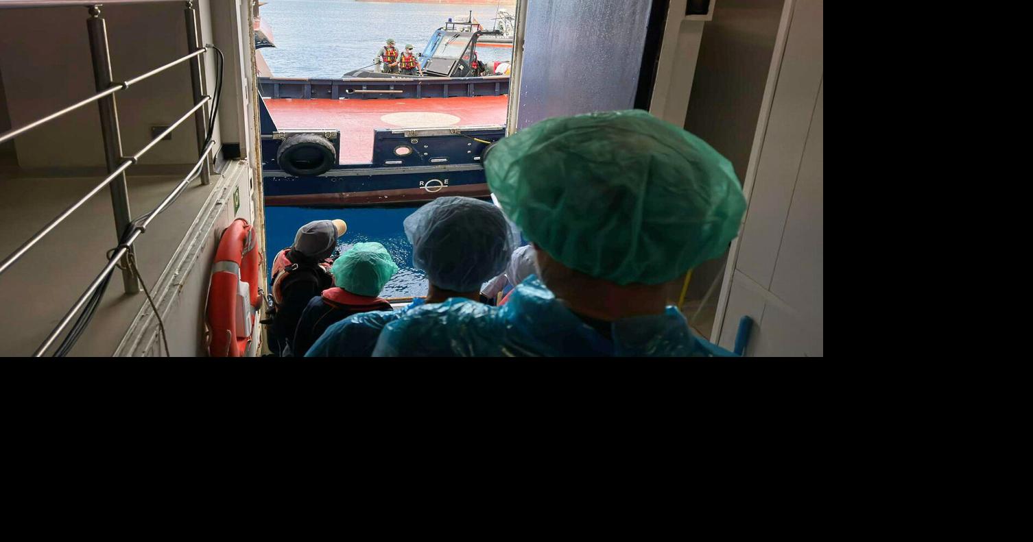 | Las autoridades de salud autorizaron el regreso de los pasajeros luego de que no desarrollaran síntomas asociados al virus Andes, vinculado a un brote que ha dejado tres muertes.