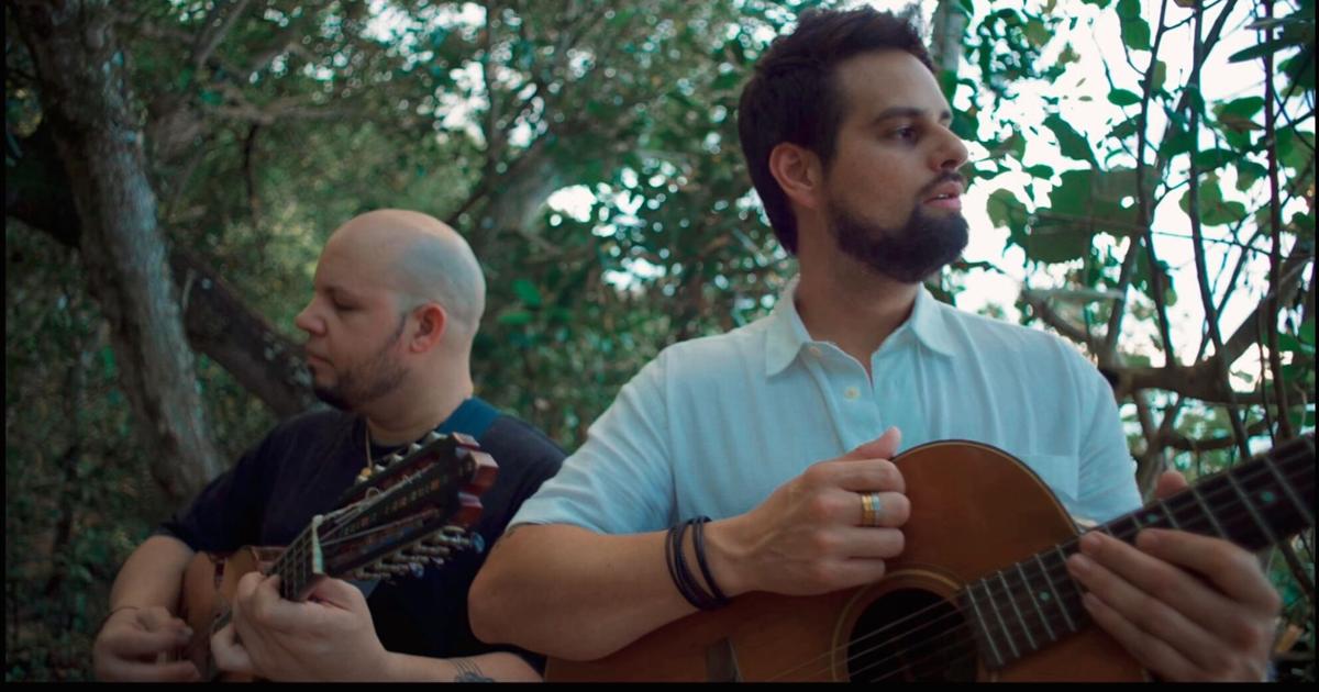 Gabriel Mora y José Eduardo Santana lanzan "En la piel", canción inspirada en sus padres