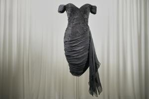 Imagen de la cobertura de: El “revenge dress” de la princesa Diana podría alcanzar una cifra inesperada en subasta