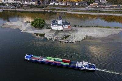 Navieras se preparan para suspender el transporte por el nivel críticamente bajo del río Rin
