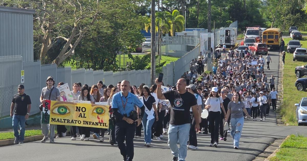 Marchan contra el maltrato infantil