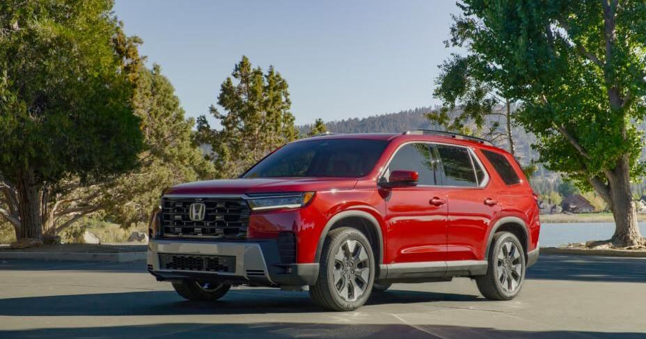 | La SUV incorpora más tecnología, seguridad y confort para una experiencia de manejo más completa.