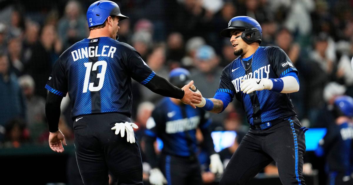 Javier Báez conecta jonrón y los Tigres de Detroit apalean 9-2 a los Nacionales