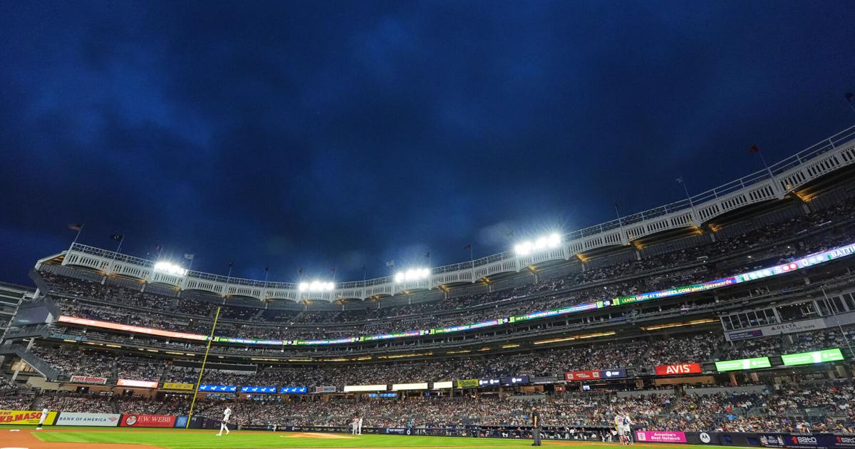 Yankees caen 3-1 ante los Cardenales en juego marcado por apagones en el Yankee Stadium