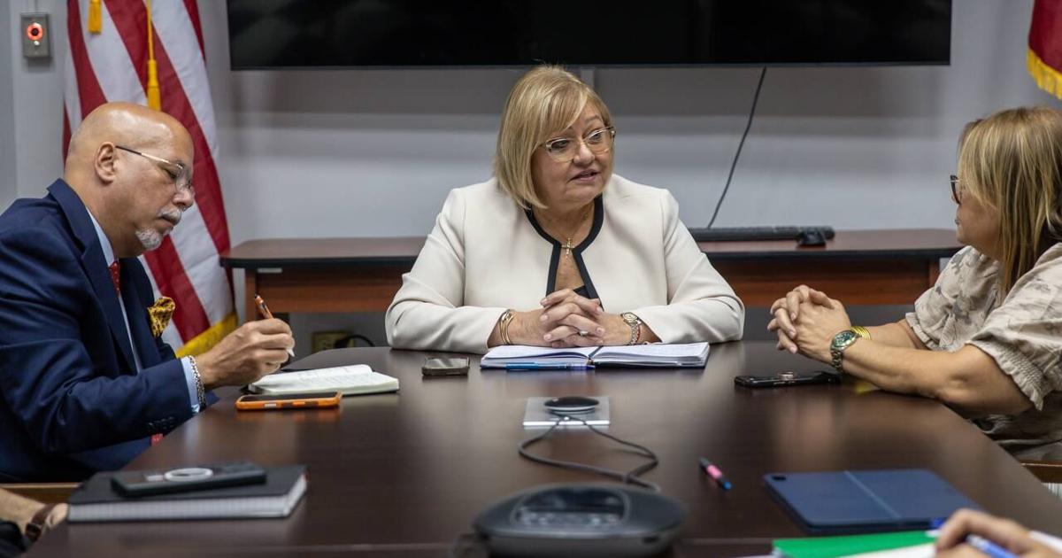 Gobierno y empleados de comedores escolares acuerdan comunicación directa sobre disponibilidad de alimentos