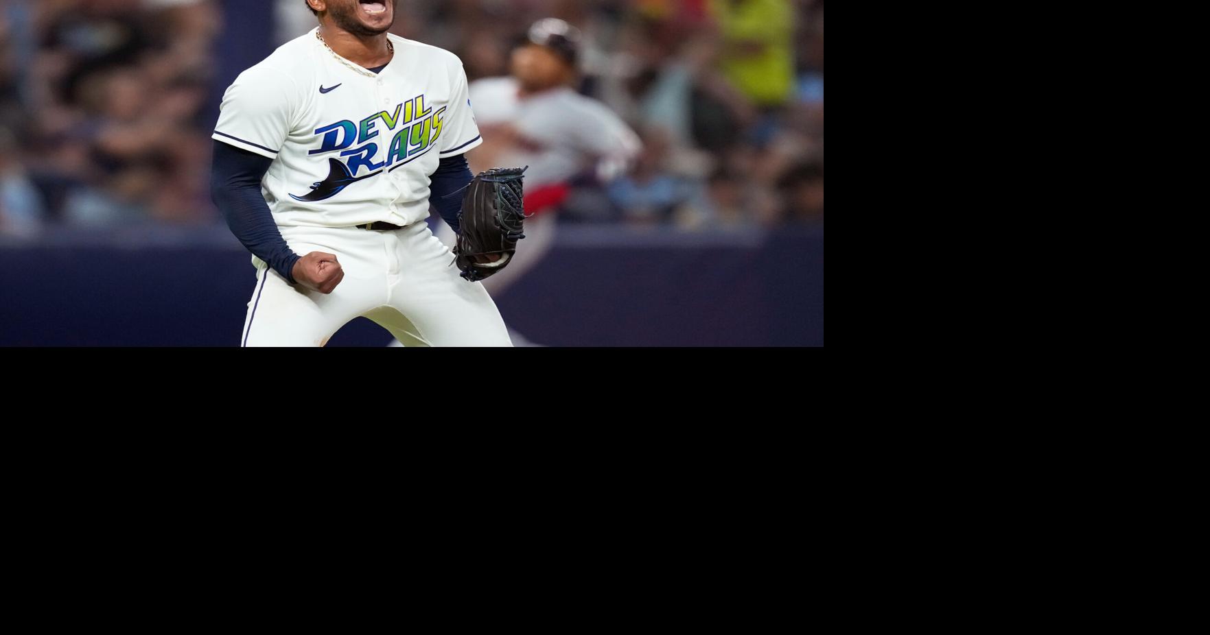 Freddy Peralta domina por seis entradas y Rays empatan 1-1 la Serie de Campeonato ante Guardianes