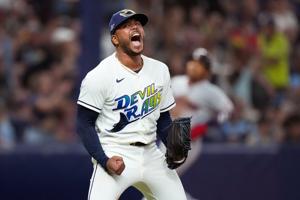 Imagen del artículo de El Vocero: Freddy Peralta impone su ley y los Rays igualan la Serie de Campeonato