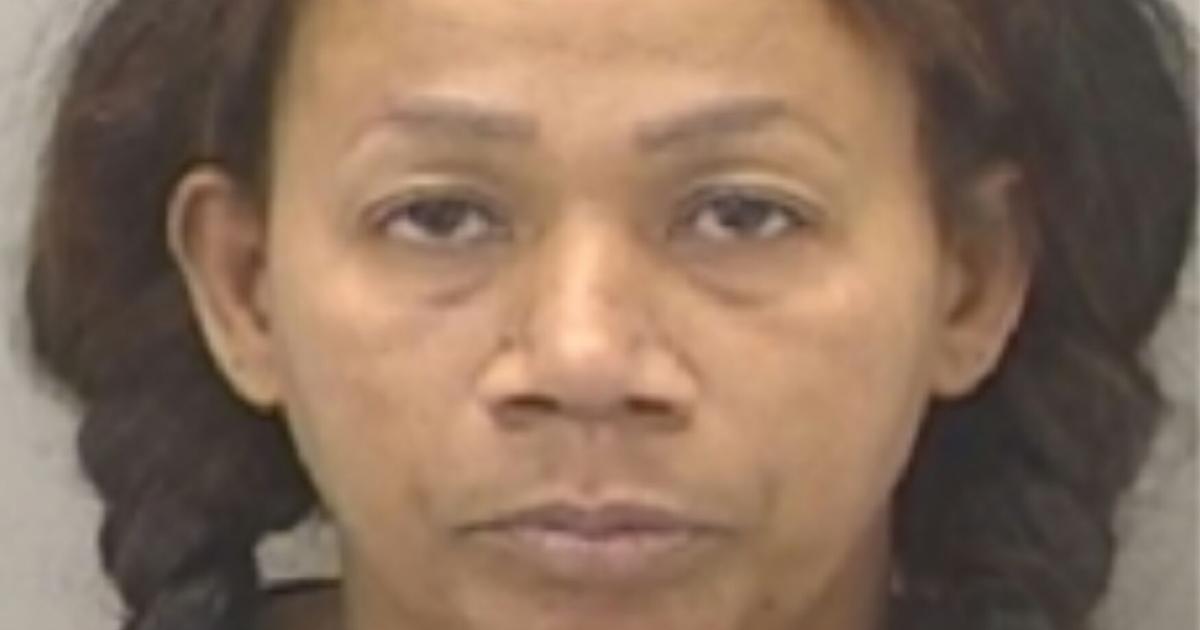 Ingresan a la cárcel a mujer imputada por apuñalar a su esposo en Hato Rey